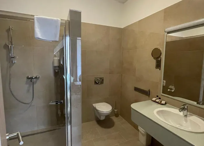 מלון Batthyany Kuria 4*