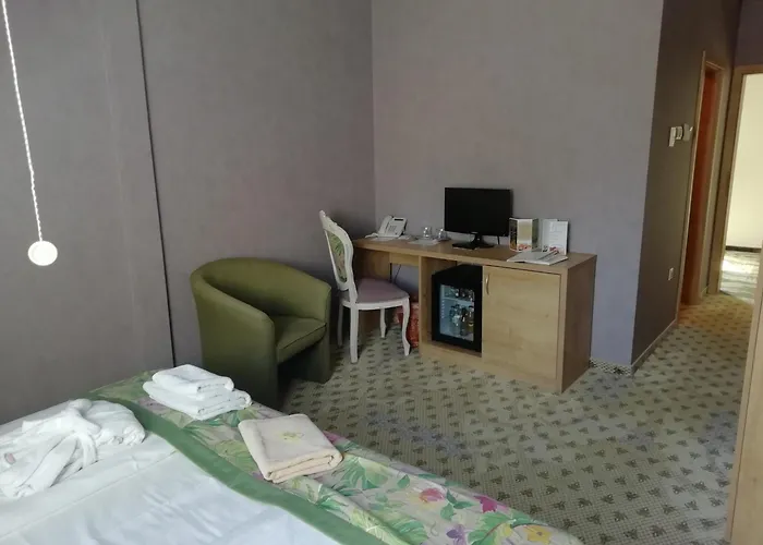 包贾尼库利亚酒店 4*