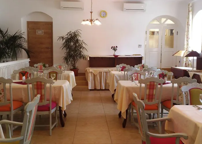 包贾尼库利亚酒店 4*